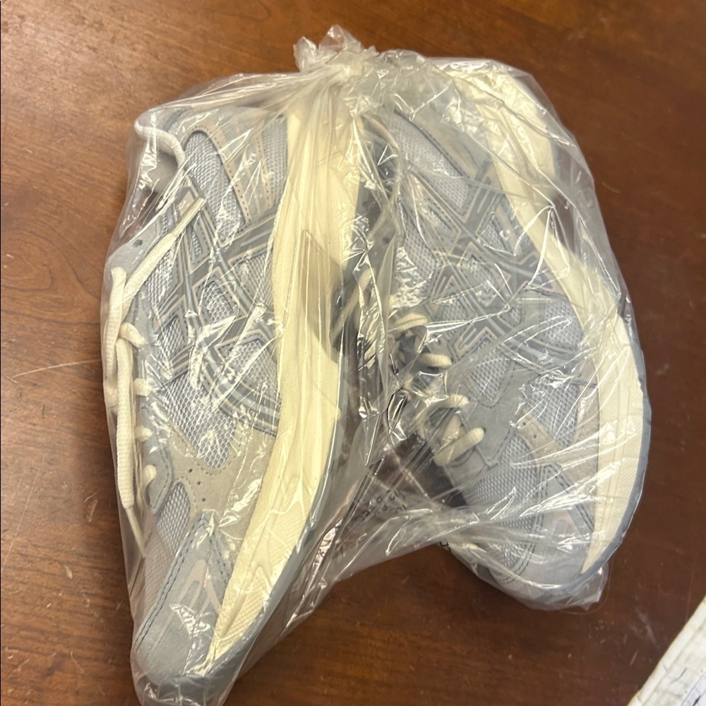 Madewell x ASICS Light Gray and Cream Mesh Sneakers - Picture 2 of 3